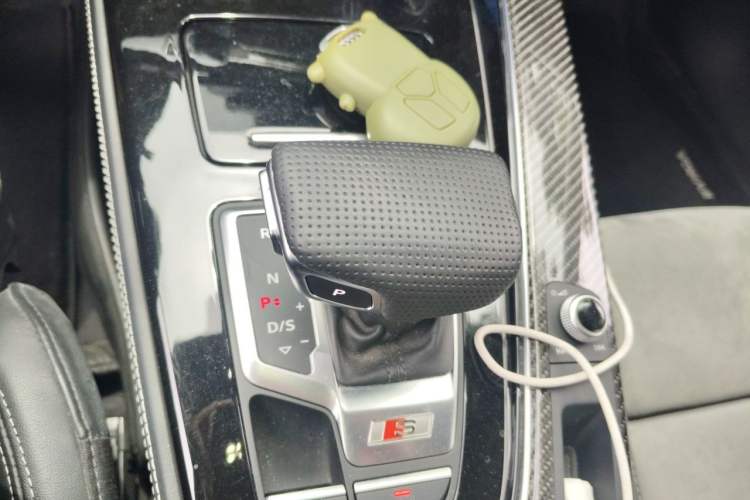 Used Audi A4L 2020 45 TFSI quattro Prestige Dynamic Edition Gear Lever