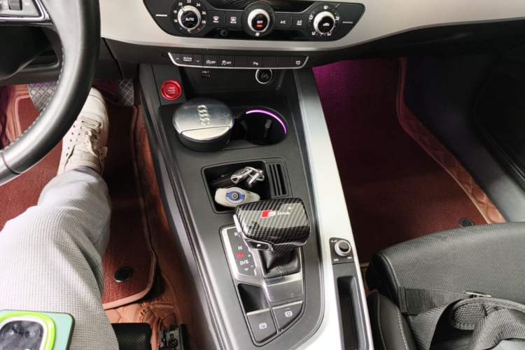 Used Audi A4L 2020 40 TFSI Fashion Dynamic Model Gear Lever