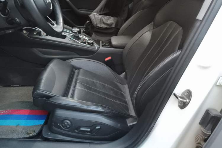 Used Audi A4L 2020 40 TFSI Fashion Dynamic Model Left Front Seat