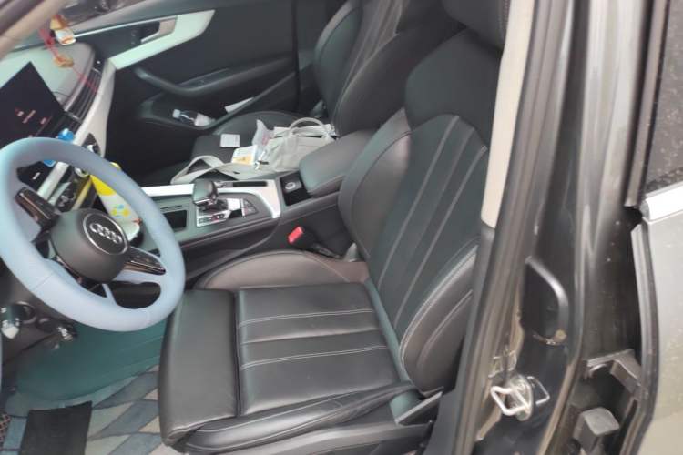 Used Audi A4L 2020 40 TFSI Fashionable and Elegant Model Left Front Seat