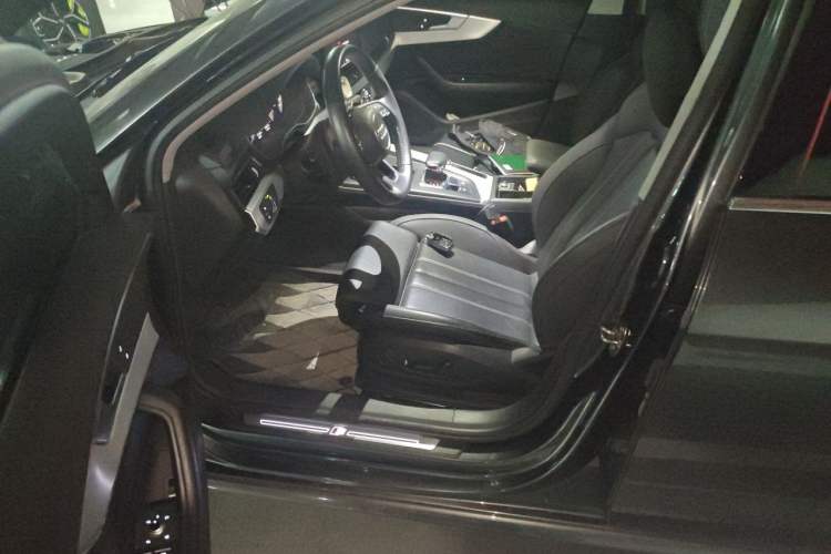 Used Audi A4L 2020 40 TFSI Fashion Dynamic Model Left Front Seat