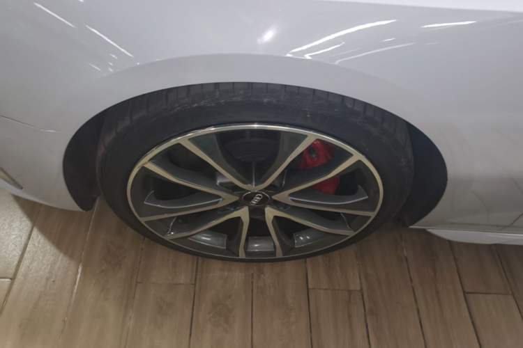 Used Audi A4L 2020 45 TFSI quattro Prestige Dynamic Edition Left Front Wheel Hub