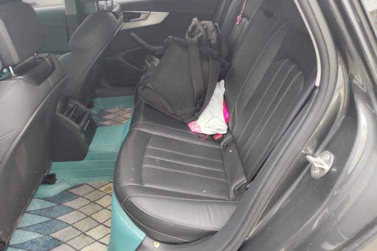 Used Audi A4L 2020 40 TFSI Fashionable and Elegant Model Left Rear Seat