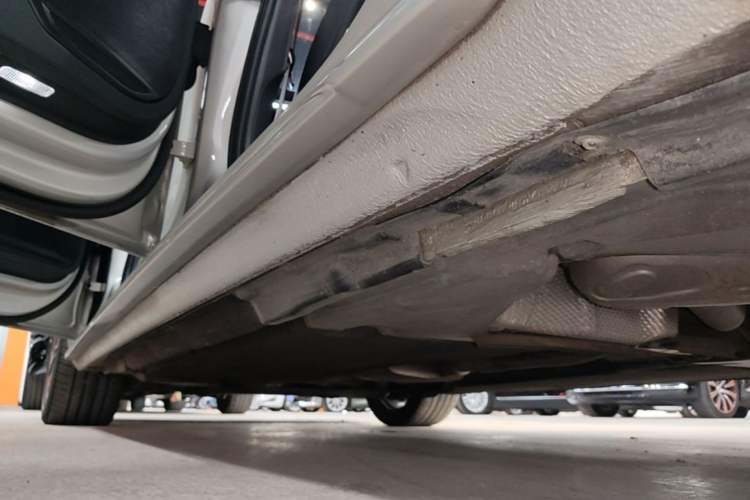 Used Audi A4L 2020 40 TFSI Fashion Dynamic Model Left Side Sill