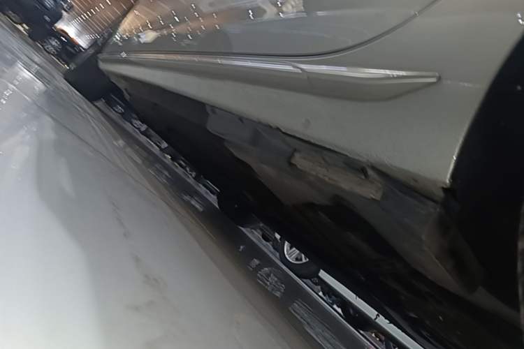 Used Audi A4L 2020 40 TFSI quattro Luxury Dynamic Model Left Side Sill