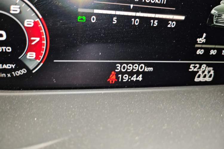 Used Audi A4L 2020 40 TFSI Luxury Dynamic Model Odometer Close Up