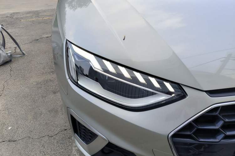 Used Audi A4L 2020 40 TFSI Fashion Dynamic Model Right Front Headlight