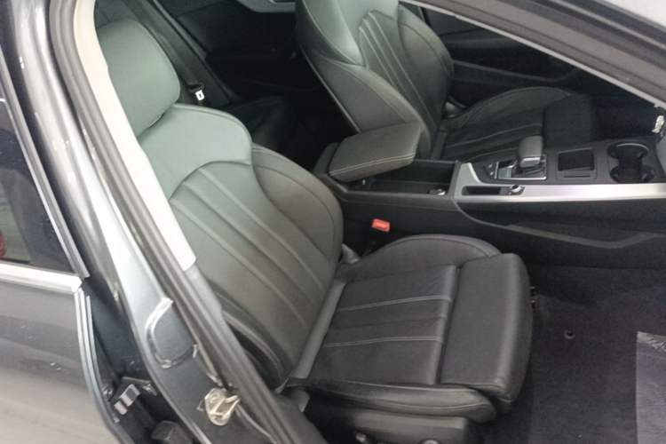 Used Audi A4L 2020 40 TFSI Fashion Dynamic Model Right Front Seat