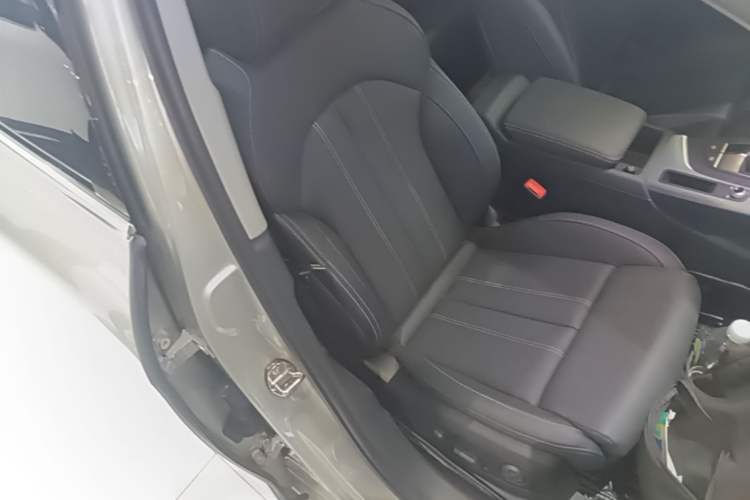 Used Audi A4L 2020 40 TFSI quattro Luxury Dynamic Model Right Front Seat