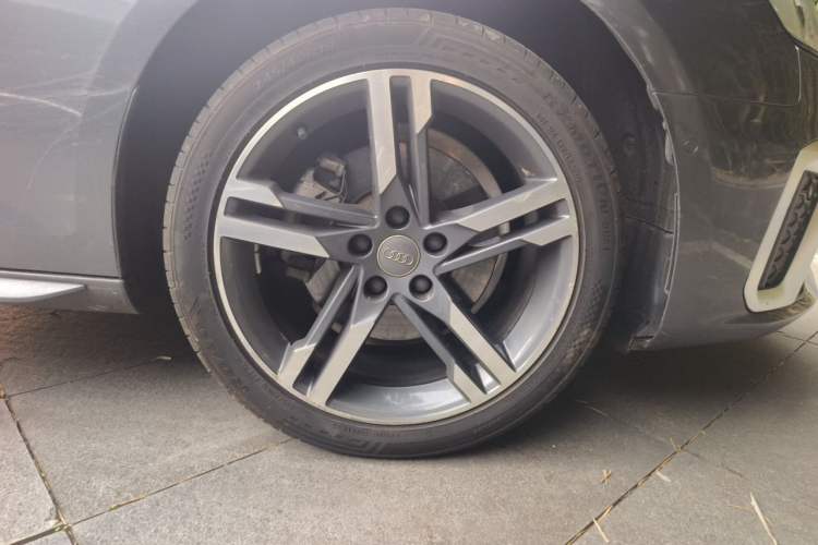 Used Audi A4L 2020 40 TFSI Luxury Dynamic Model Right Front Wheel Hub