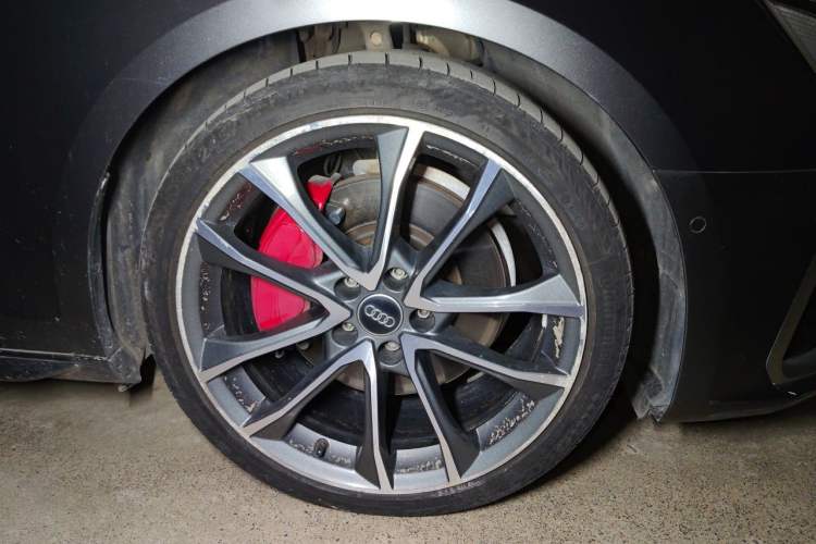 Used Audi A4L 2020 45 TFSI quattro Prestige Dynamic Edition Right Front Wheel Hub