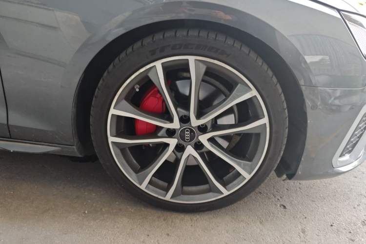 Used Audi A4L 2020 45 TFSI quattro Prestige Dynamic Edition Right Front Wheel Hub