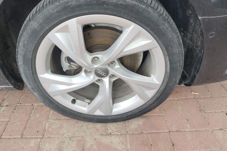 Used Audi A4L 2020 40 TFSI Luxury Prestige Edition Right Front Wheel Hub
