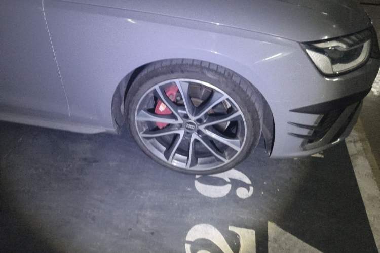 Used Audi A4L 2020 45 TFSI quattro Prestige Dynamic Edition Right Front Wheel Hub