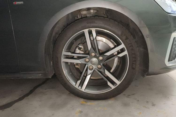 Used Audi A4L 2020 40 TFSI Luxury Dynamic Model Right Front Wheel Hub