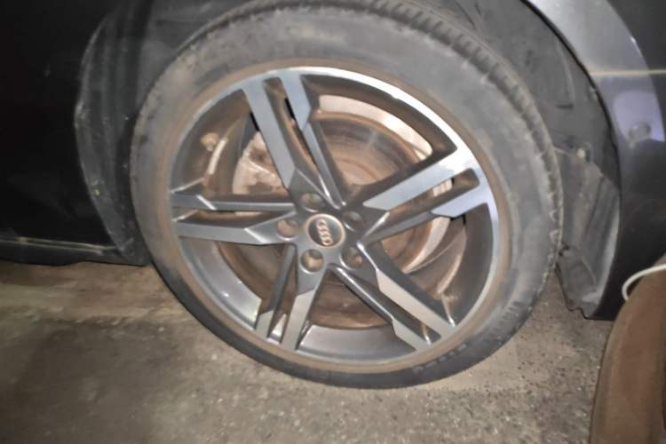 Used Audi A4L 2020 40 TFSI Luxury Dynamic Model Right Front Wheel Hub