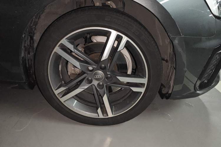 Used Audi A4L 2020 40 TFSI Luxury Dynamic Model Right Front Wheel Hub