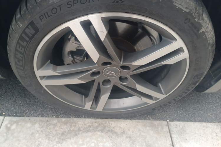 Used Audi A4L 2020 40 TFSI quattro Luxury Dynamic Model Right Front Wheel Hub