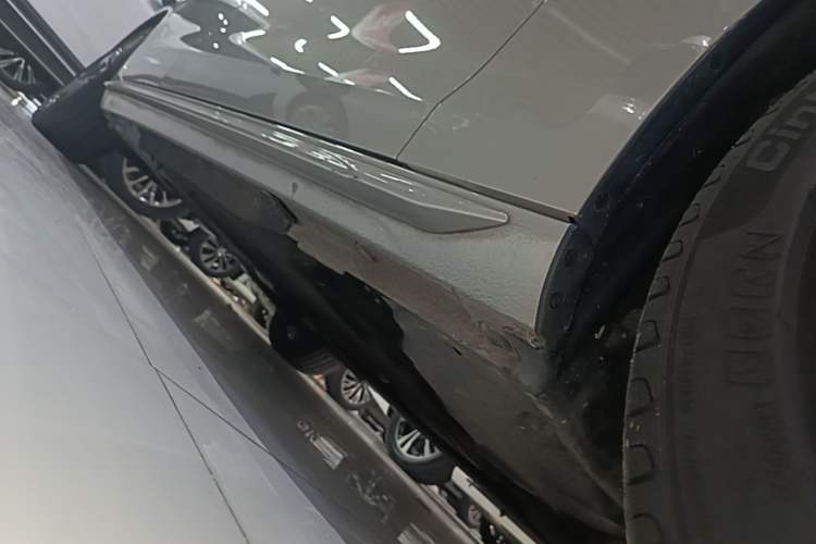 Used Audi A4L 2020 40 TFSI quattro Luxury Dynamic Model Right Side Sill