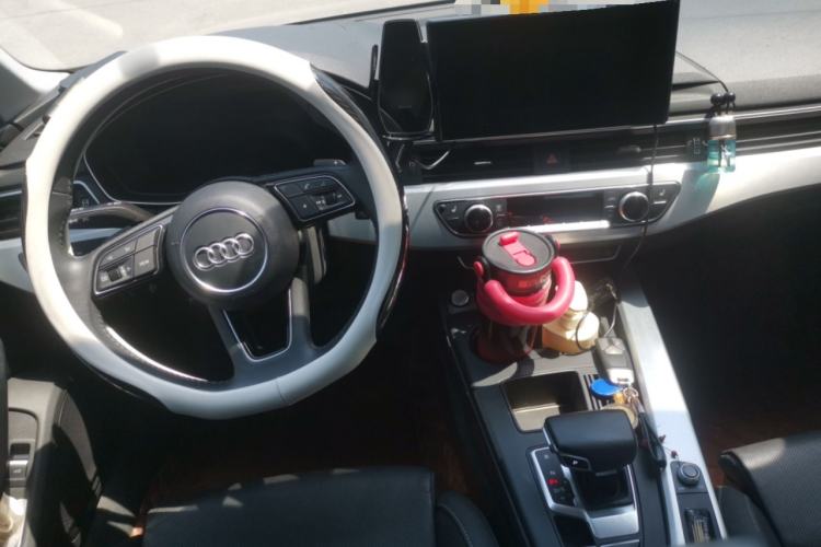 Used Audi A4L 2020 40 TFSI Luxury Dynamic Model Steering Wheel