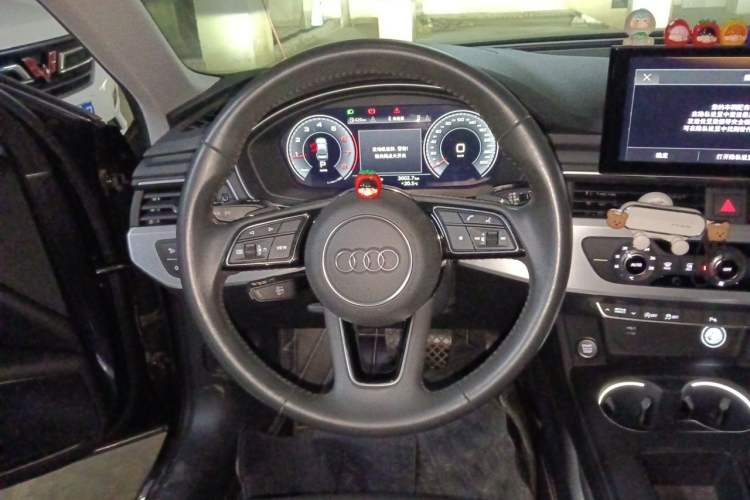 Used Audi A4L 2020 40 TFSI Fashion Dynamic Model Steering Wheel