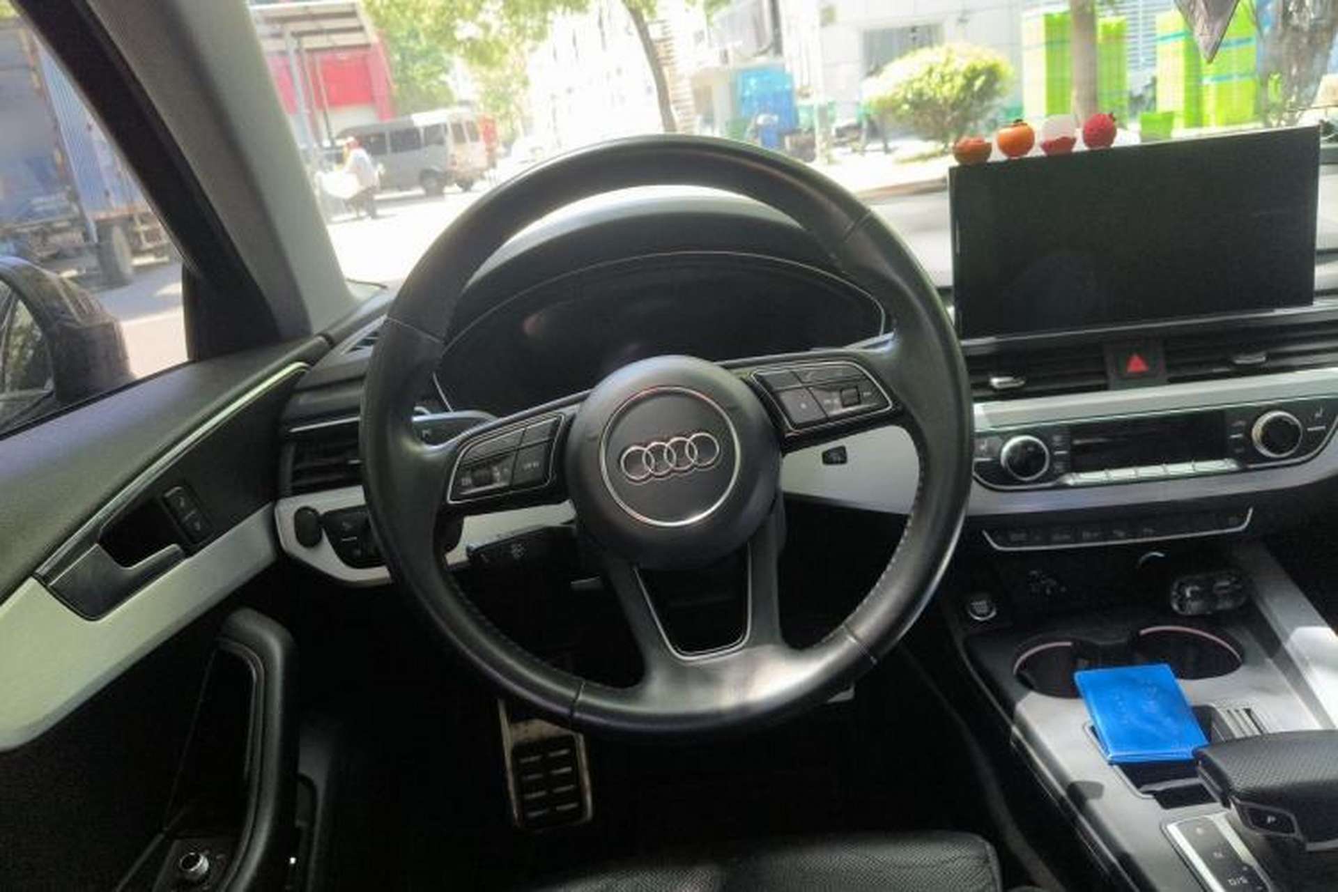 Used Audi A4L 2020 40 TFSI Luxury Dynamic Model Steering Wheel