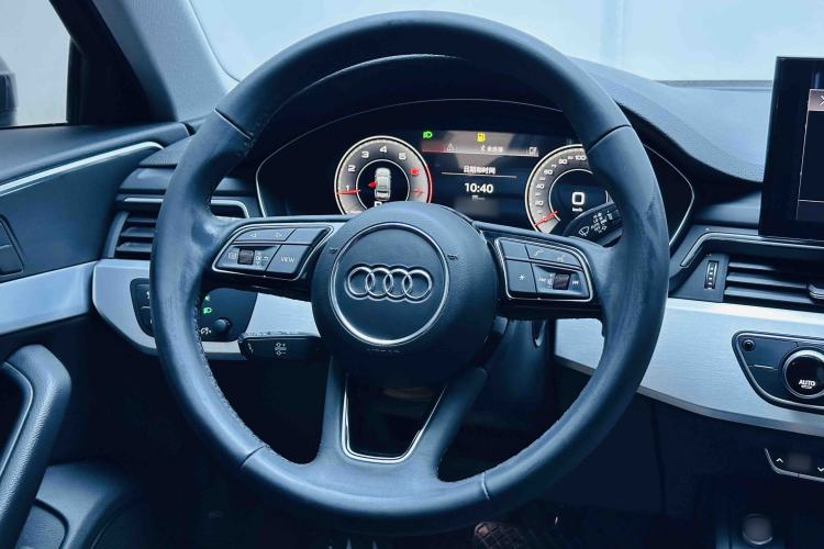 Used Audi A4L 2020 40 TFSI Fashion Dynamic Model Steering Wheel