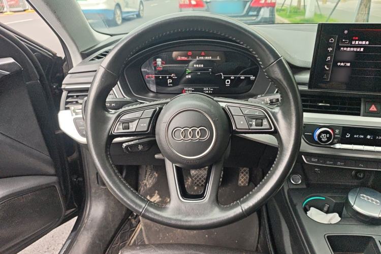 Used Audi A4L 2020 40 TFSI Fashion Dynamic Model Steering Wheel