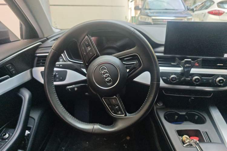 Used Audi A4L 2020 40 TFSI Fashion Dynamic Model Steering Wheel