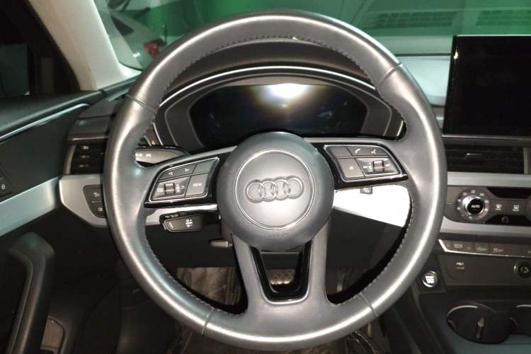 Used Audi A4L 2020 35 TFSI Fashion Dynamic Model Steering Wheel