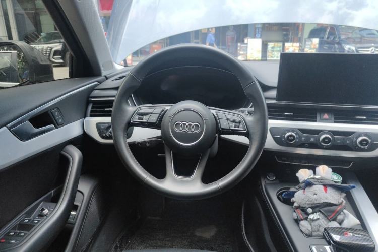 Used Audi A4L 2020 40 TFSI Fashion Dynamic Model Steering Wheel