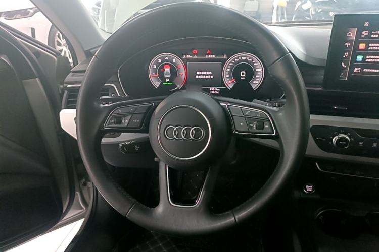 Used Audi A4L 2020 40 TFSI Fashion Dynamic Model Steering Wheel