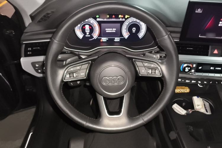Used Audi A4L 2020 40 TFSI Fashion Dynamic Model Steering Wheel