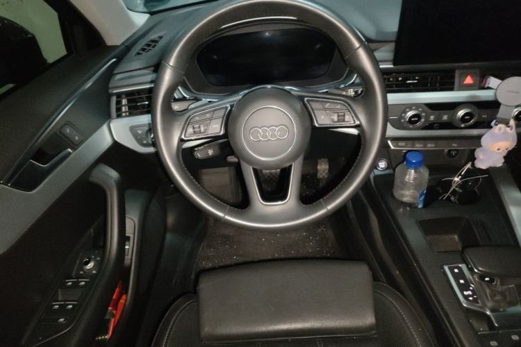 Used Audi A4L 2020 40 TFSI Fashion Dynamic Model Steering Wheel