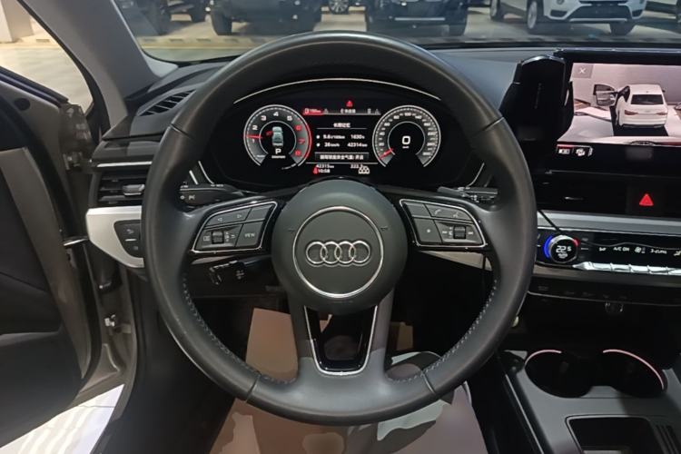 Used Audi A4L 2020 40 TFSI quattro Luxury Dynamic Model Steering Wheel