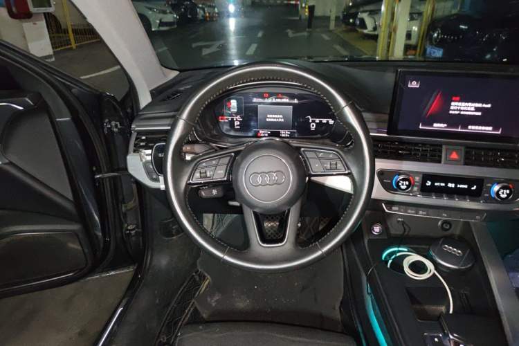 Used Audi A4L 2020 40 TFSI Fashion Dynamic Model Steering Wheel