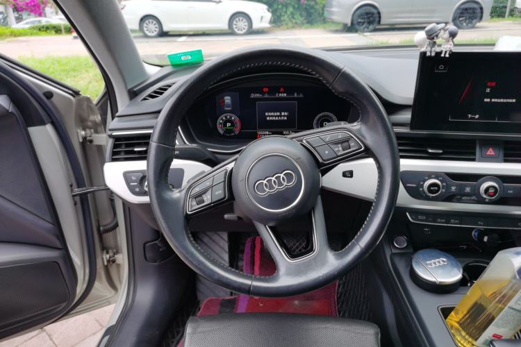 Used Audi A4L 2020 40 TFSI Fashion Dynamic Model Steering Wheel