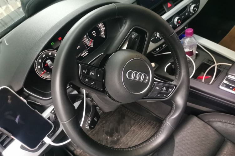 Used Audi A4L 2020 40 TFSI Fashion Dynamic Model Steering Wheel