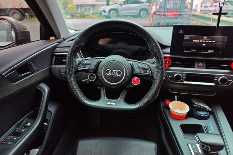 Used Audi A4L 2020 40 TFSI Luxury Dynamic Model Steering Wheel
