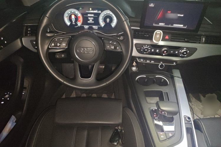 Used Audi A4L 2020 40 TFSI Fashion Dynamic Model Steering Wheel