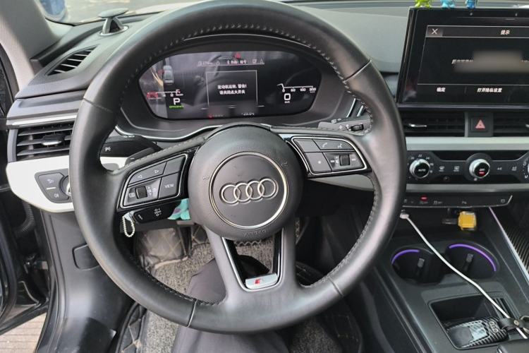 Used Audi A4L 2020 40 TFSI Fashion Dynamic Model Steering Wheel