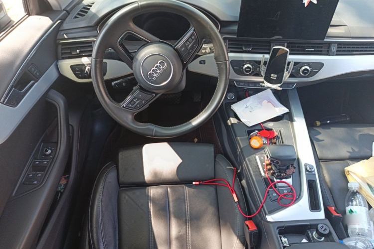 Used Audi A4L 2020 40 TFSI Fashion Dynamic Model Steering Wheel
