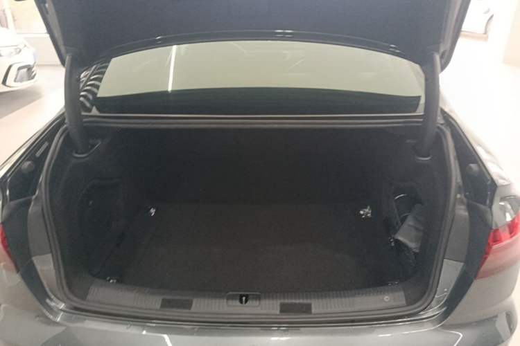 Used Audi A4L 2020 40 TFSI Fashion Dynamic Model Trunk