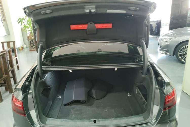 Used Audi A4L 2020 40 TFSI Fashion Dynamic Model Trunk
