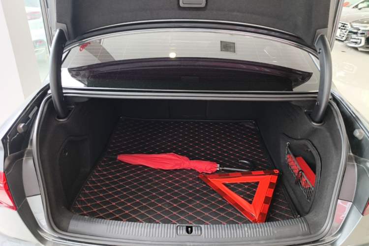 Used Audi A4L 2020 40 TFSI Fashion Dynamic Model Trunk