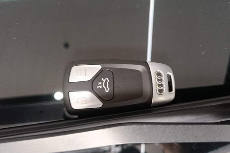 Used Audi A4L 2020 40 TFSI Fashion Dynamic Model Vehicle Key