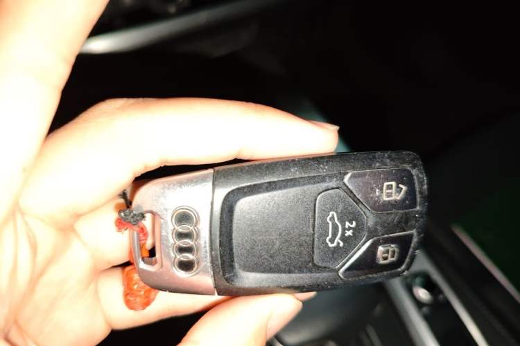 Used Audi A4L 2020 35 TFSI Fashion Dynamic Model Vehicle Key