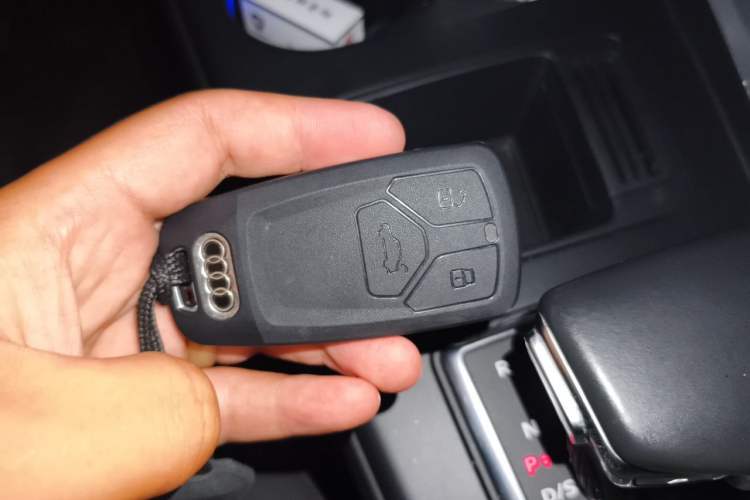 Used Audi A4L 2020 40 TFSI Fashion Dynamic Model Vehicle Key