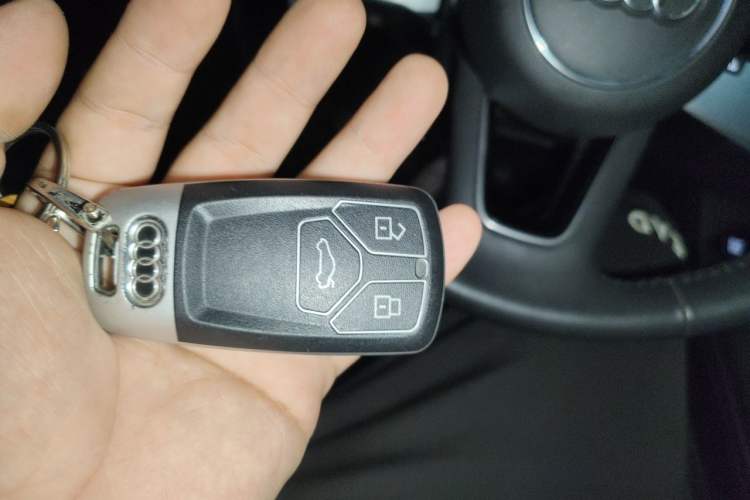 Used Audi A4L 2020 40 TFSI Fashion Dynamic Model Vehicle Key