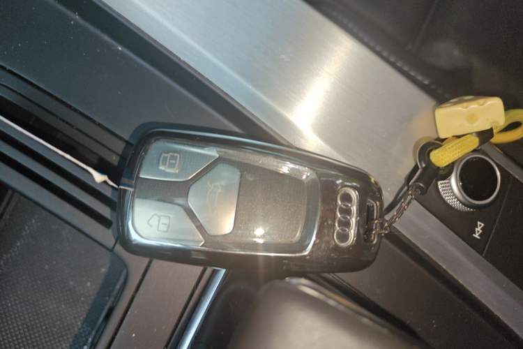 Used Audi A4L 2020 40 TFSI Fashion Dynamic Model Vehicle Key